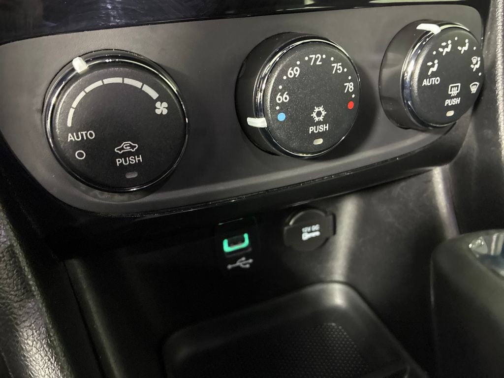 2013 Chrysler 200 Limited