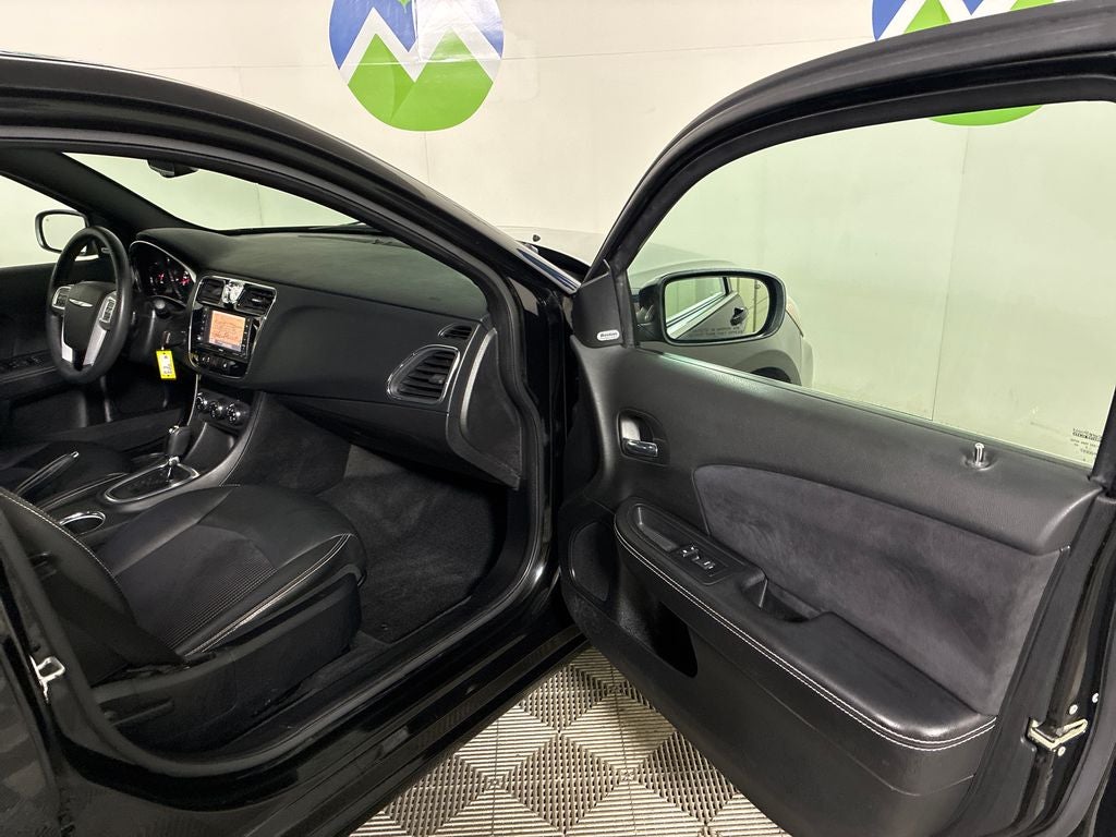 2013 Chrysler 200 Limited