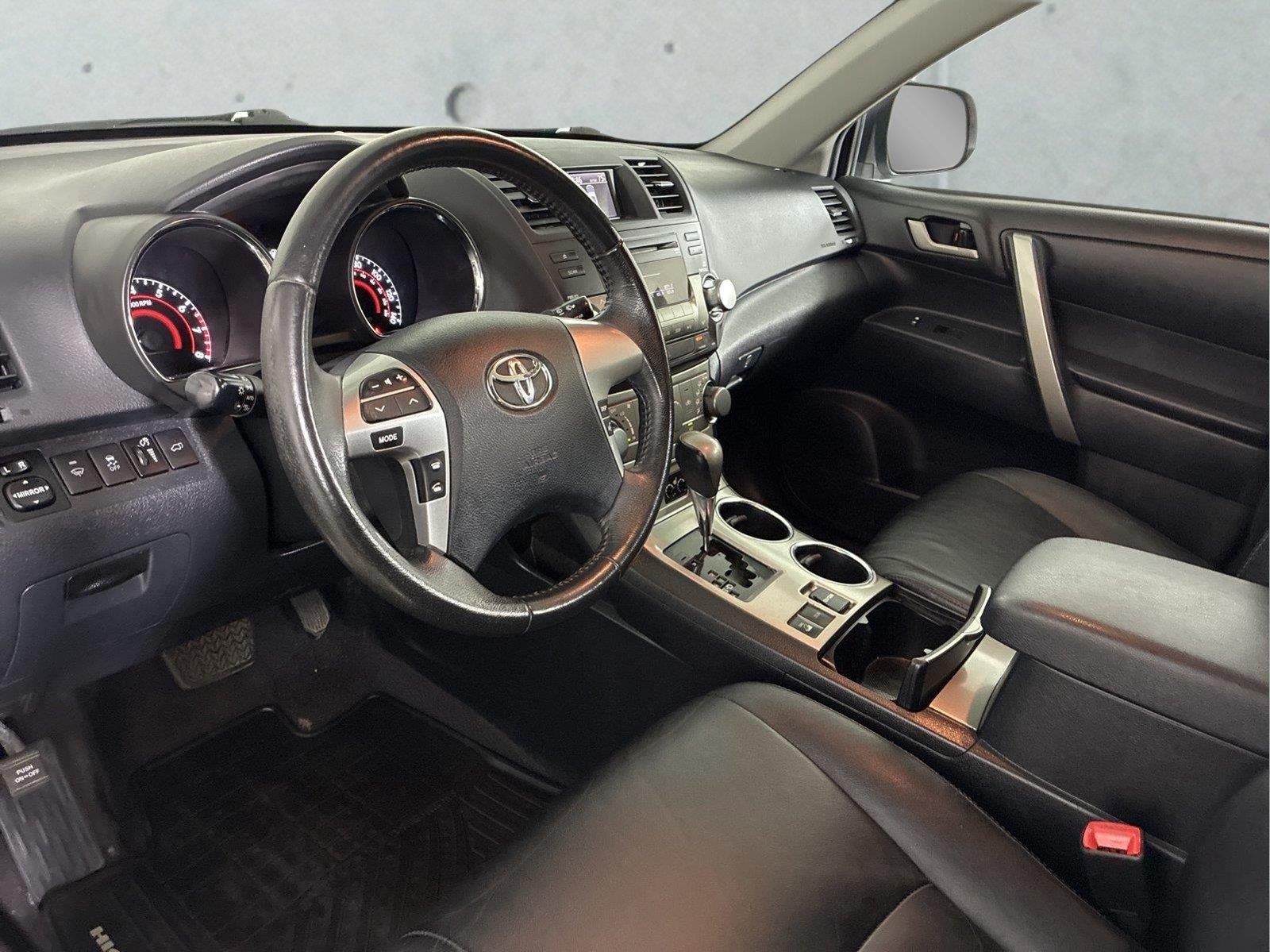 2012 Toyota Highlander SE