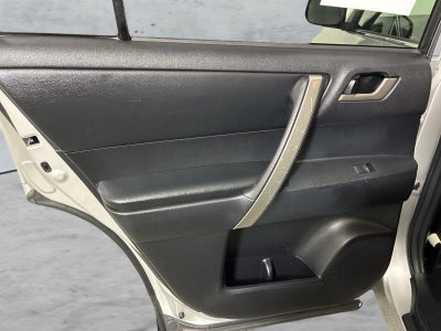 2012 Toyota Highlander SE