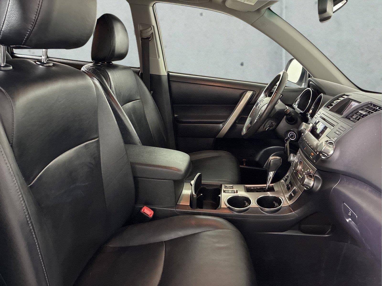 2012 Toyota Highlander SE