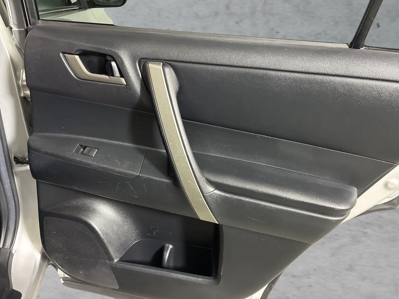 2012 Toyota Highlander SE