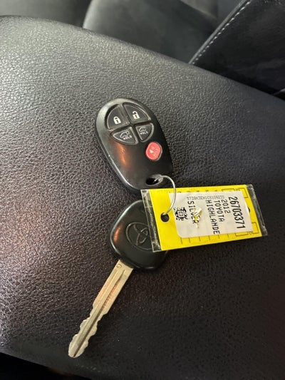 2012 Toyota Highlander SE