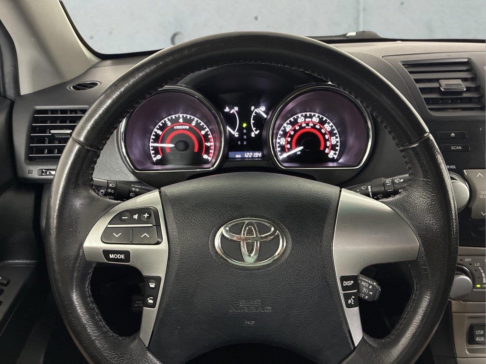 2012 Toyota Highlander SE