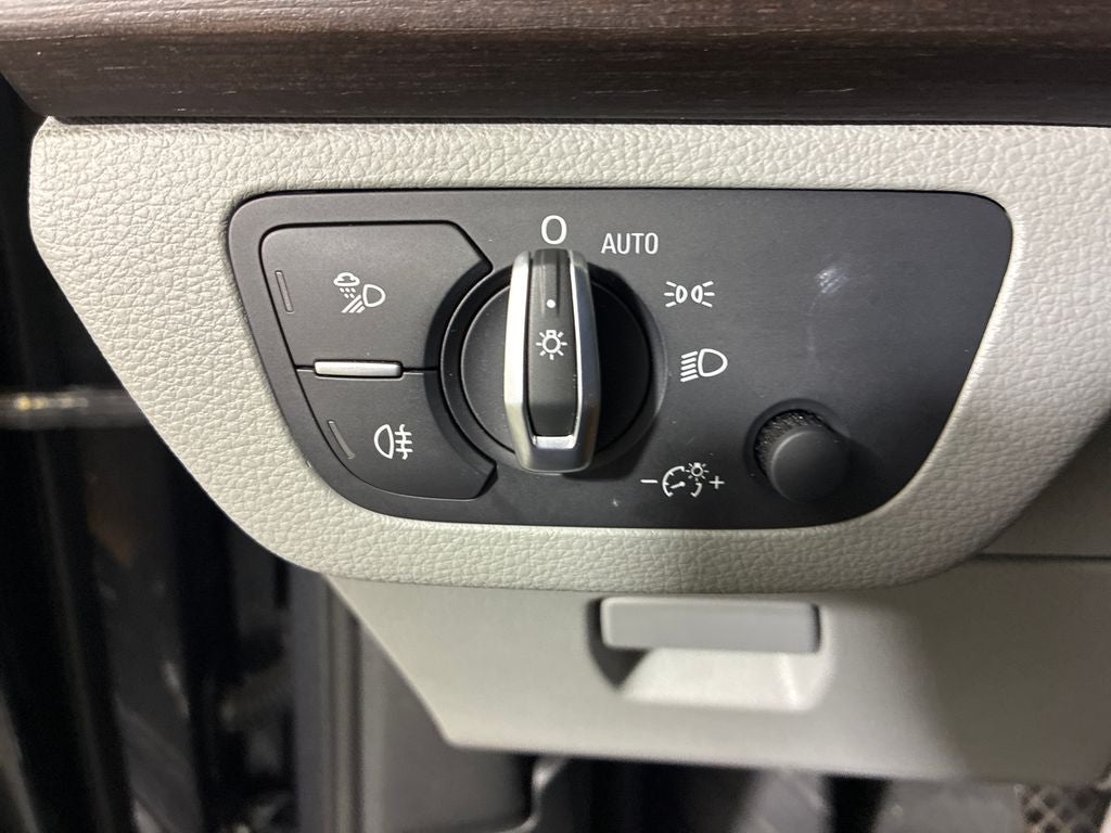 2023 Audi Q5 45 S line Premium quattro