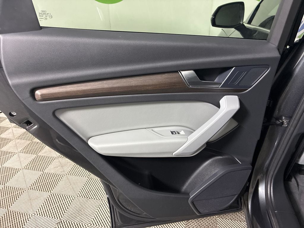 2023 Audi Q5 45 S line Premium quattro
