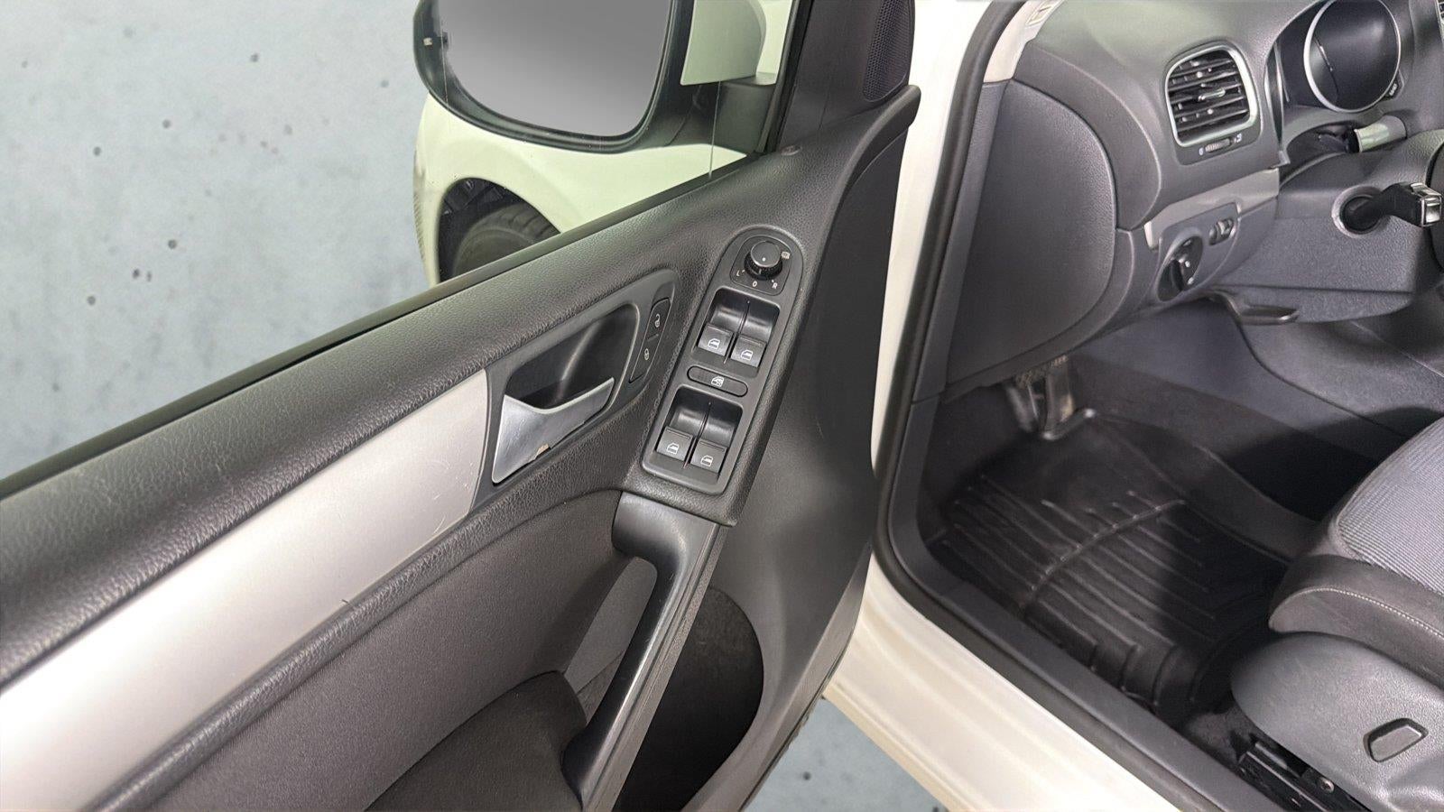 2014 Volkswagen Golf 2.5L